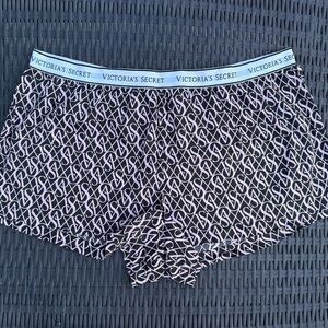 Victoria's Secret Black and Pink Patterned Pajama Shorts Size XXL